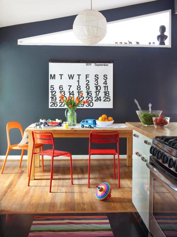 Как создать стильную инсталляцию на стене из обычных домашних предметов: 8 готовых решений