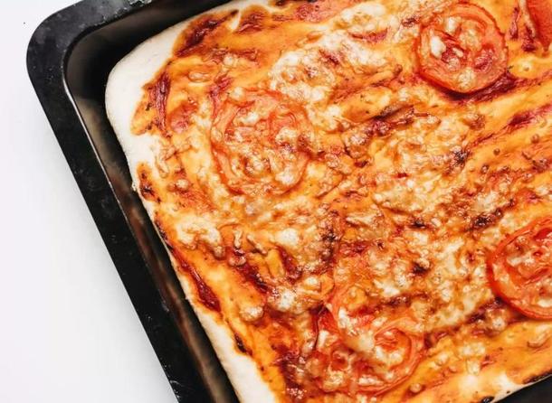 С простым кетчупом не сравнить: рецепт соуса для пиццы от нью-йоркского шеф-повара