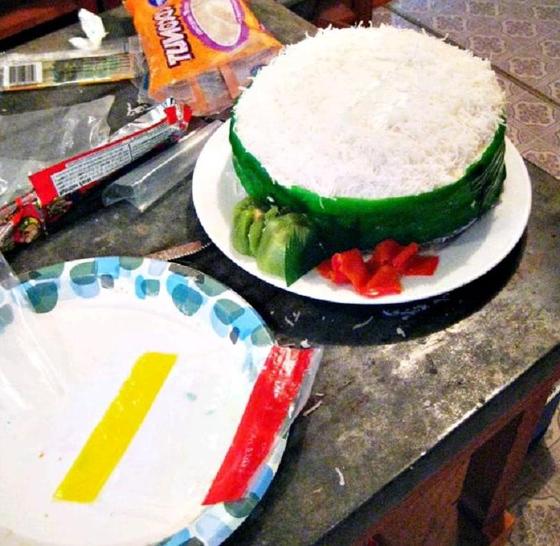Испекла необычный торт ко дню рождения дочери: готовим торт в форме японских суши