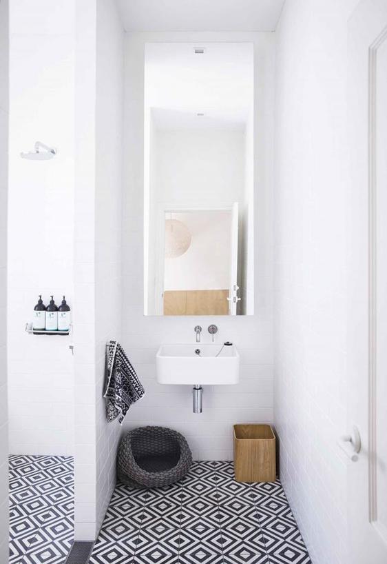 Смелые решения: делаем стильный ремонт в ванной с помощью узорной плитки