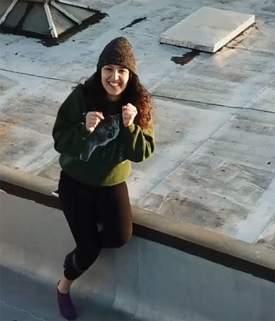 Парень из Бруклина увидел девушку, танцующую на крыше — и решил познакомиться