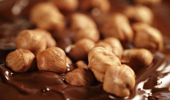 Пахнет как печенье: рецепт домашнего шоколадно-орехового скраба для тела