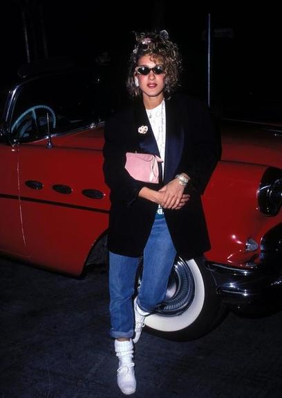 Джинсы, кожаная куртка и смелая прическа: какие тренды знаменитостей вдохновляли молодежь в 80-е годы (фото)