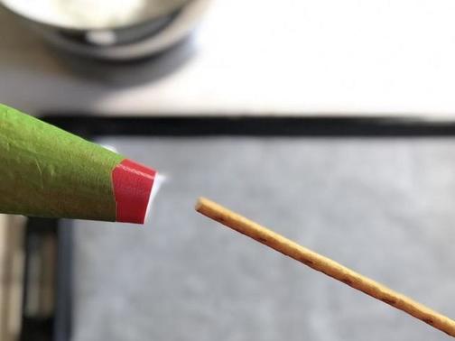 Десерт на съедобной палочке: как приготовить безе, с которым можно гулять по всей квартире