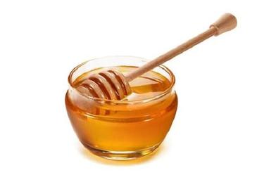 Из самых популярных ингредиентов на кухне, таких как мед, алоэ вера, масла, можно сделать отличную уходовую косметику. Очень быстро, просто и экономно