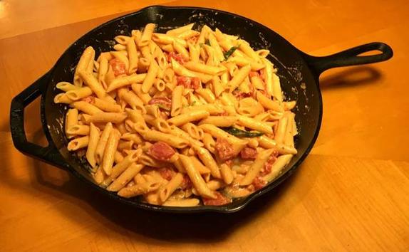 Коллега-итальянка поделилась секретами: теперь часто готовлю пасту с томатным соусом по старинному рецепту