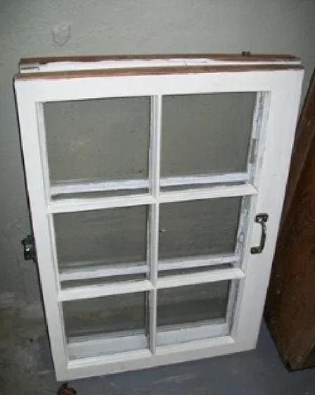 Когда соседка увидела симпатичный шкаф на моей кухне, не поверила, что он сделан из старых окон