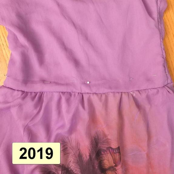 Подруга отдала старое платье, а я захотела его переделать: каждый год на протяжении 5 лет получалось что-то новое