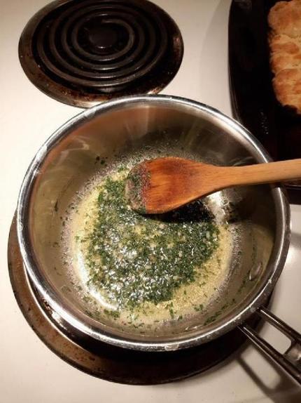 Воздушная выпечка, которая придется по вкусу всей вашей семье: рецепт сырных булочек 
