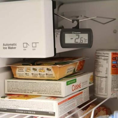 Термометр в холодильнике - незаменимая вещь. Опытные повара говорят, что на кухне должны быть три термометра
