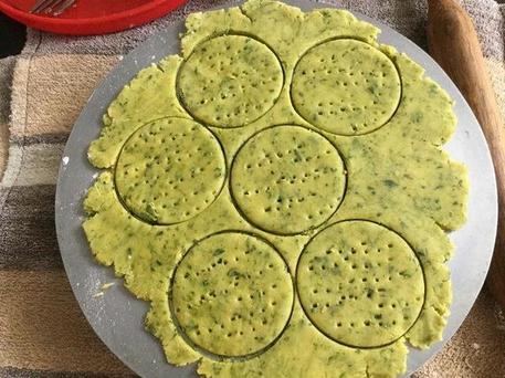 Печенье с зеленью и перцем халапеньо: рецепт ароматной выпечки