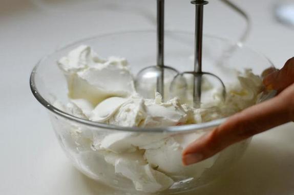 Десерт без выпекания: как приготовить клубничный чизкейк без использования духовки