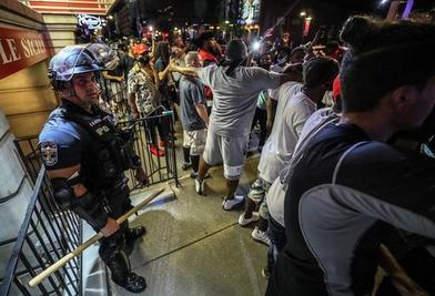 30 фото протестов в США, которые не распространяют медиа