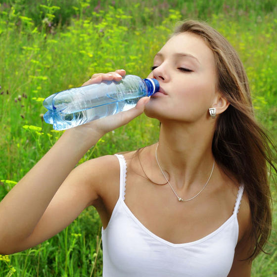 Сколько пить воды? Терапевт Ольга Кашубина развеивает миф про два литра в день