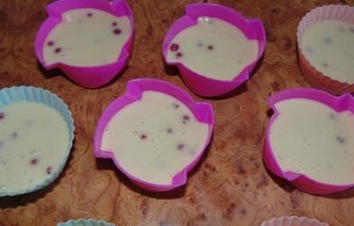 Мой коронный летний десерт. Нежные кексы с красной смородиной на молоке и растительном масле