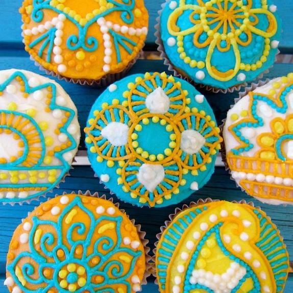 Мехенди может быть не только на теле: готовим кексы с очень ярким и необычным дизайном