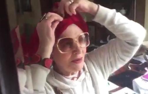 Светлана Дружинина рассказала, зачем носит чалму, и показала, как правильно ее носить (видео)