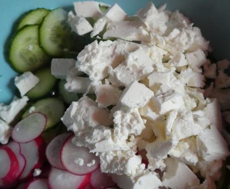 Как я готовлю вкусный салат с редиской и сыром: простой рецепт