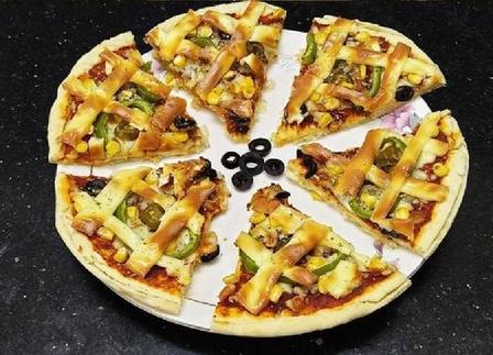 Пицца с решеткой из сыра: оригинальный рецепт сытной закуски