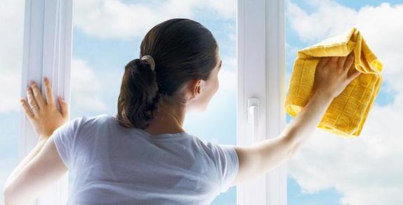 Удивилась, когда узнала, что подруга моет окна маслом, но теперь делаю так же: 4 способа применения масла в повседневной жизни