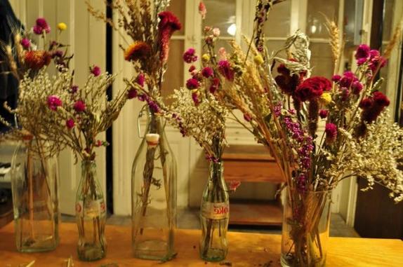 Соседка сушит цветы на зимние букеты, восхищая своими композициями. Как и какие цветы лучше использовать для этого