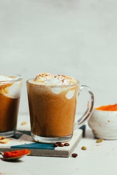 Осенний тыквенный латте: необыкновенное сочетание кофе, молока и тыквенного пюре (рецепт)