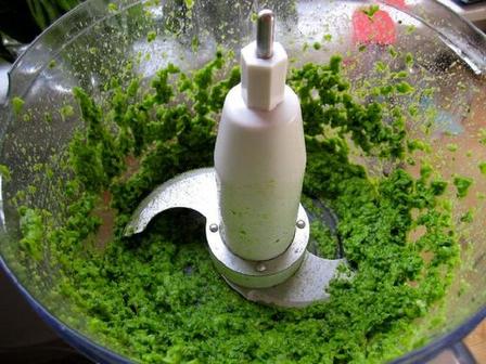 Зеленый горошек и свежая мята: рецепт необычного хумуса