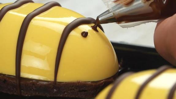 На детские праздники готовлю пирожные «Пчелка»: получается красиво и вкусно