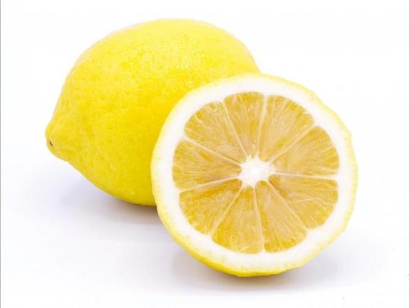 Ванну чищу лимоном, а духовку луком: какие еще продукты можно использовать в уборке