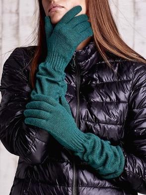 В моде длинные перчатки: на какие модели обратить внимание и с чем их носить