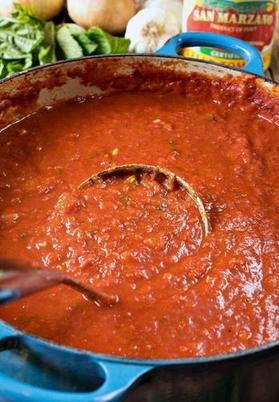 Как итальянцы делают томатный соус для спагетти: рецепт от шефа-итальянца