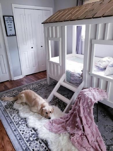 Родители сделали для дочери кровать-каюту: получилось даже лучше магазинных вариантов