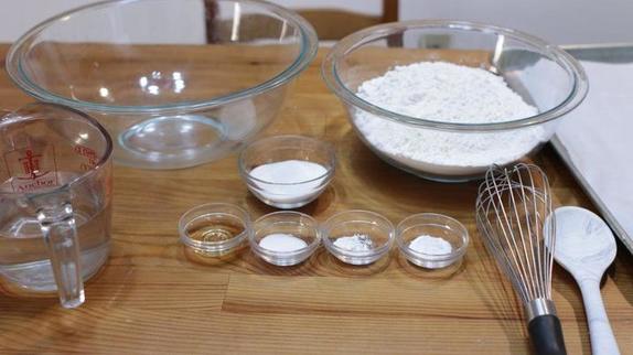Приготовление ирландского содового хлеба без яиц, молока и дрожжей: поэтапный рецепт с фото