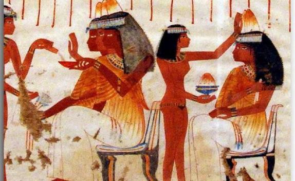 Молочные ванны, миндаль и мирра: секреты красоты египтянок, которые и сейчас очень актуальны