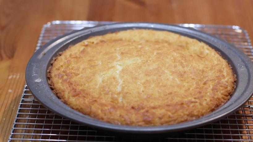 Кокосовый пирог с хрустящей корочкой: готовлю ванильный нежный десерт для всей семьи
