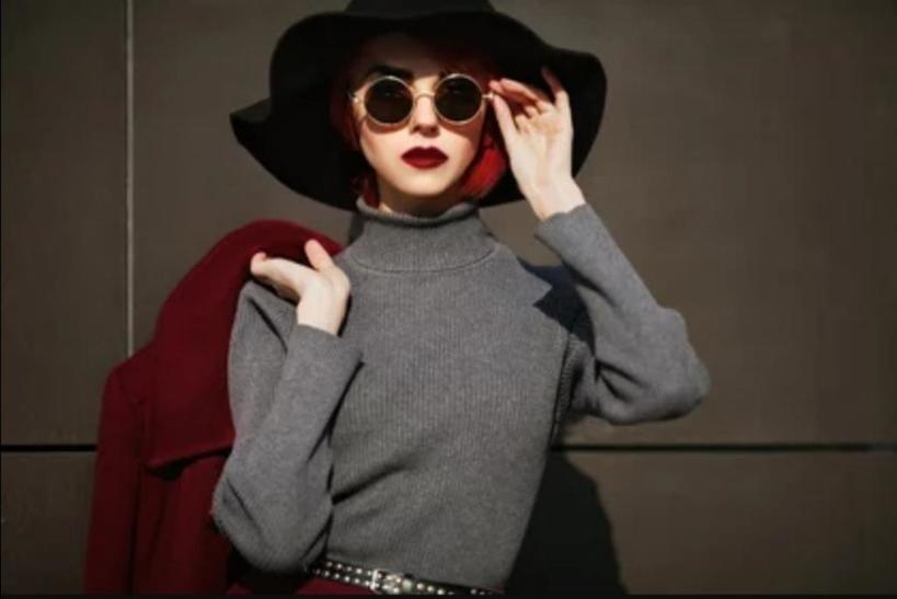 Как носить свитера этой осенью, чтобы не утежелять образ: 6 модных образов