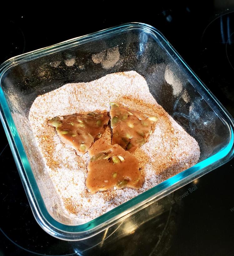 Идеальная осенняя конфета: готовлю ириску с тыквенными семечками (рецепт)