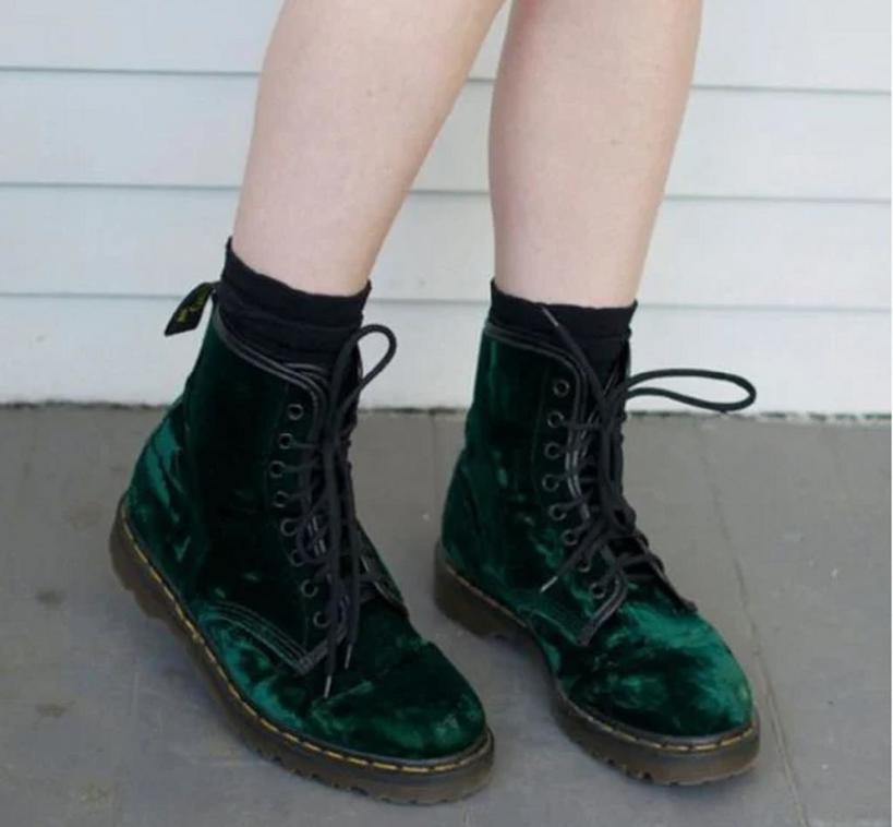 Тренд сезона-20/21 — ботинки на шнуровке: 9 стильных вариантов, которые сейчас легко найти в магазинах