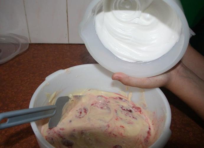Самое время для замороженной клубнички: достаю ягоду и готовлю нежнейший чизкейк, который не требует выпекания