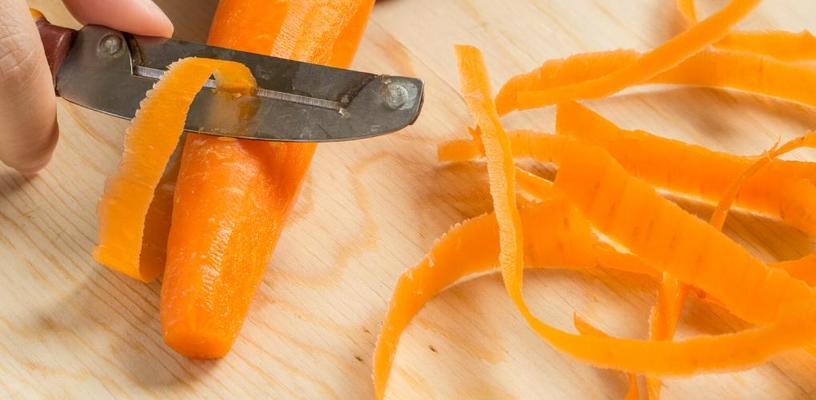 Готовить замороженные овощи и чистить морковку не обязательно: 9 шагов во время готовки, которые можно смело пропускать