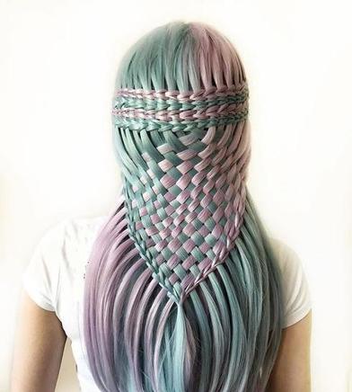 17-летняя мастер-самоучка плетет невероятные косы: фото ее работ