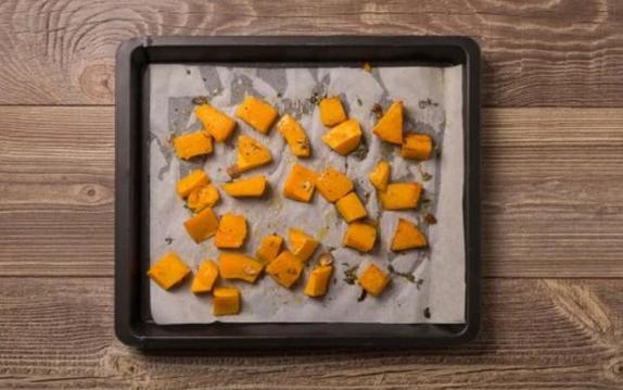 Простой рецепт запеканки из каннеллони с тыквенным кремом и творожным сыром: специй и орешков никогда не жалею