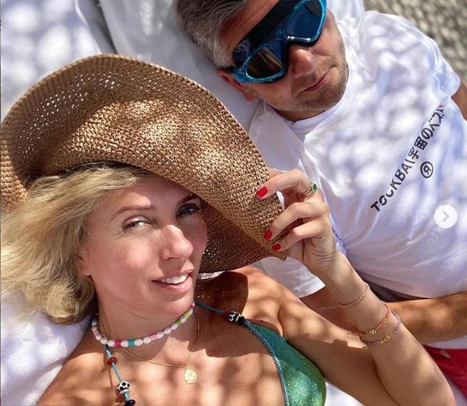 Дубай зовет: Светлана Бондарчук поделилась снимком с отдыха в жаркой стране, который она проводит со своим супругом