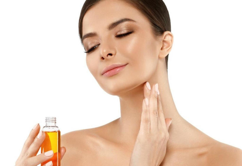 Оливковое масло на кухне и в косметичке: дерматолог назвал 9 преимуществ его использования для кожи