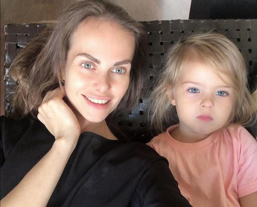Любимая жена актера Стаса Бондаренко: как выглялит Аурика Алехина после рождения двоих детей