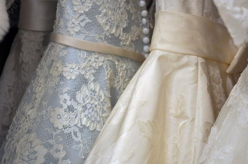 Не берут с собой туфли: распространенные ошибки невест при выборе свадебного платья