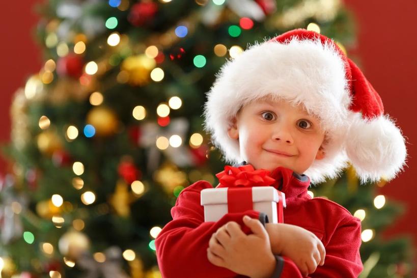 Как ответить ребенку, существует ли Дед Мороз: мамы поделились опытом