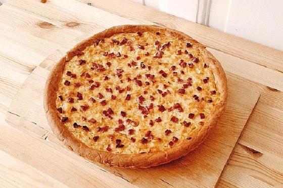 Прожив несколько лет в Германии, научилась делать швабский луковый пирог: рецепт простой, а вкус фантастический
