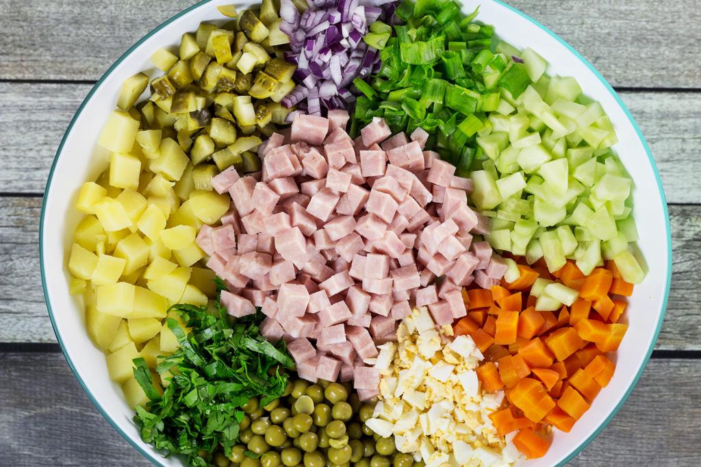 Как правильно хранить салаты: ингредиенты нужно держать отдельно, листовые салаты не хранят