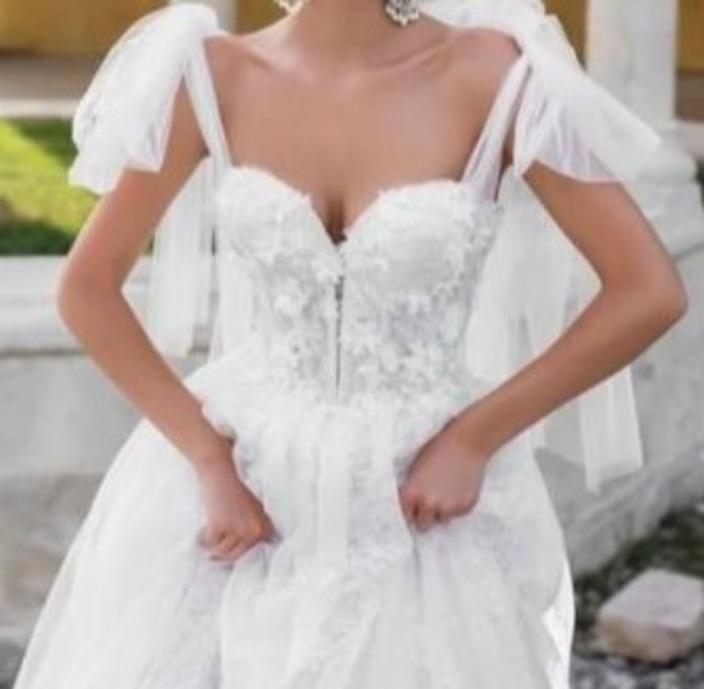 Девушка показала сестре жениха модель платья ее мечты, а та украла идею для своей свадьбы